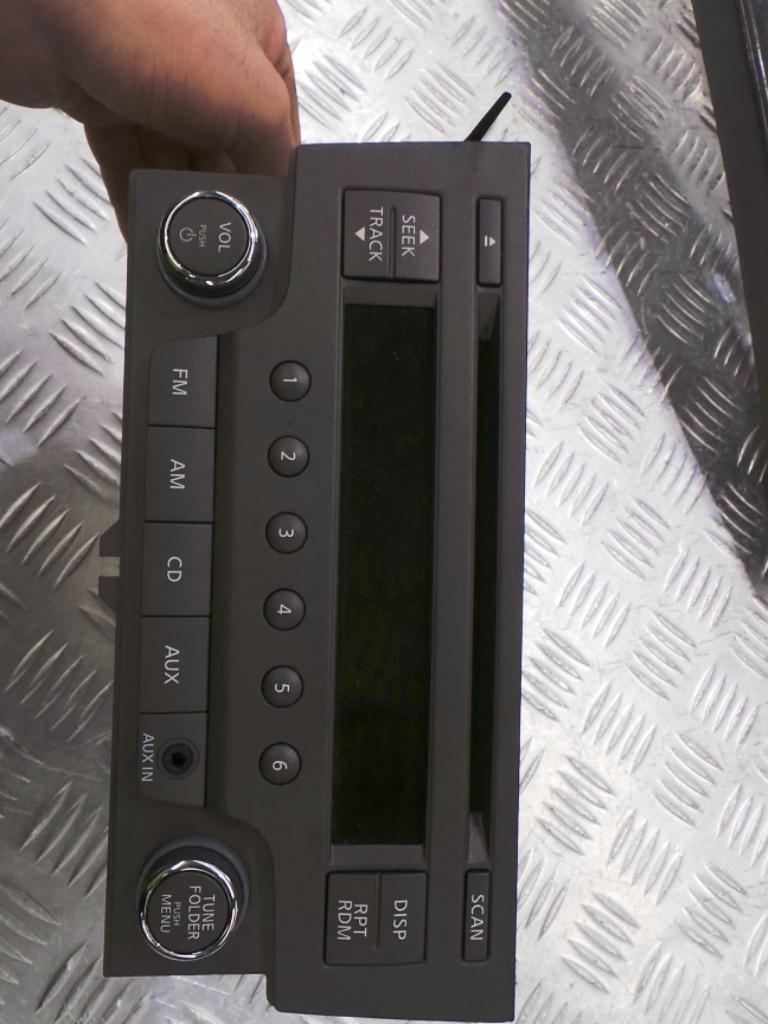 View Auto part Radio/Cd/Dvd/Sat/Tv Nissan Pulsar 2013