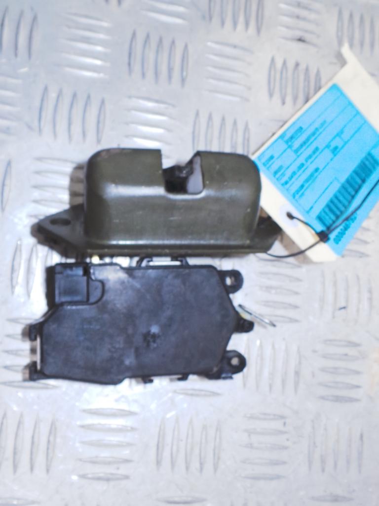 View Auto part Door/Boot/Gate Lock Subaru Forester 2004