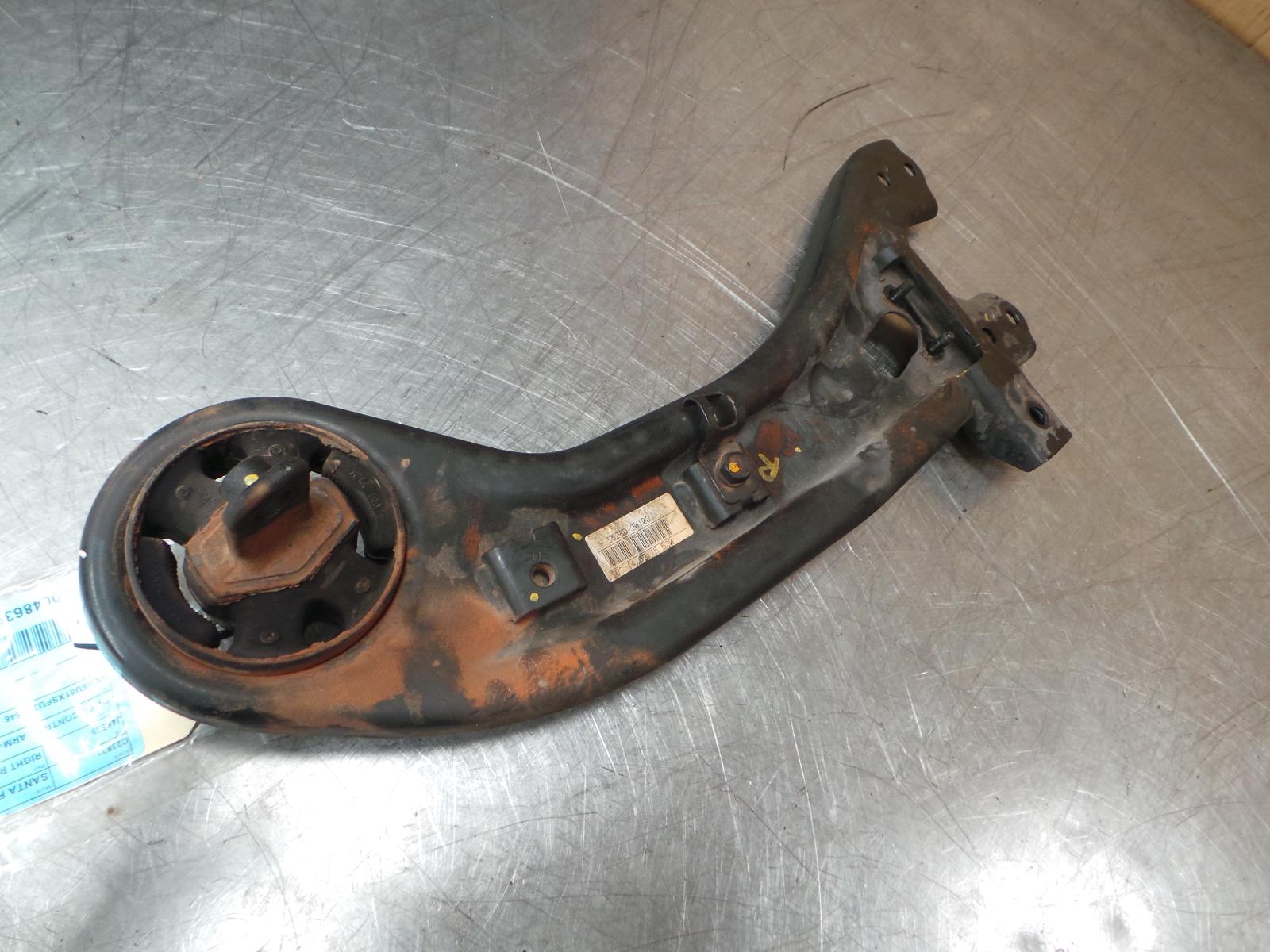 View Auto part Right Rear Trailing Arm Hyundai Santa Fe 2014