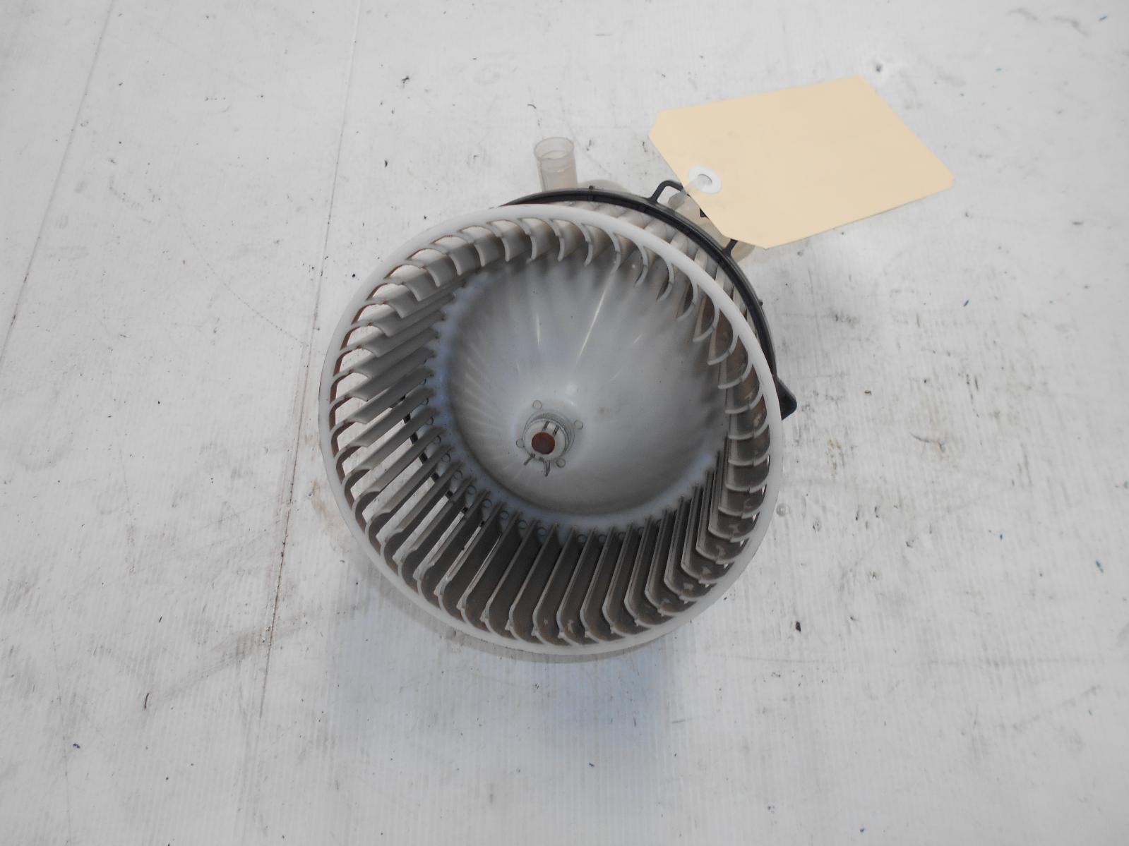 View Auto part Heater Fan Motor Mazda 3 2005