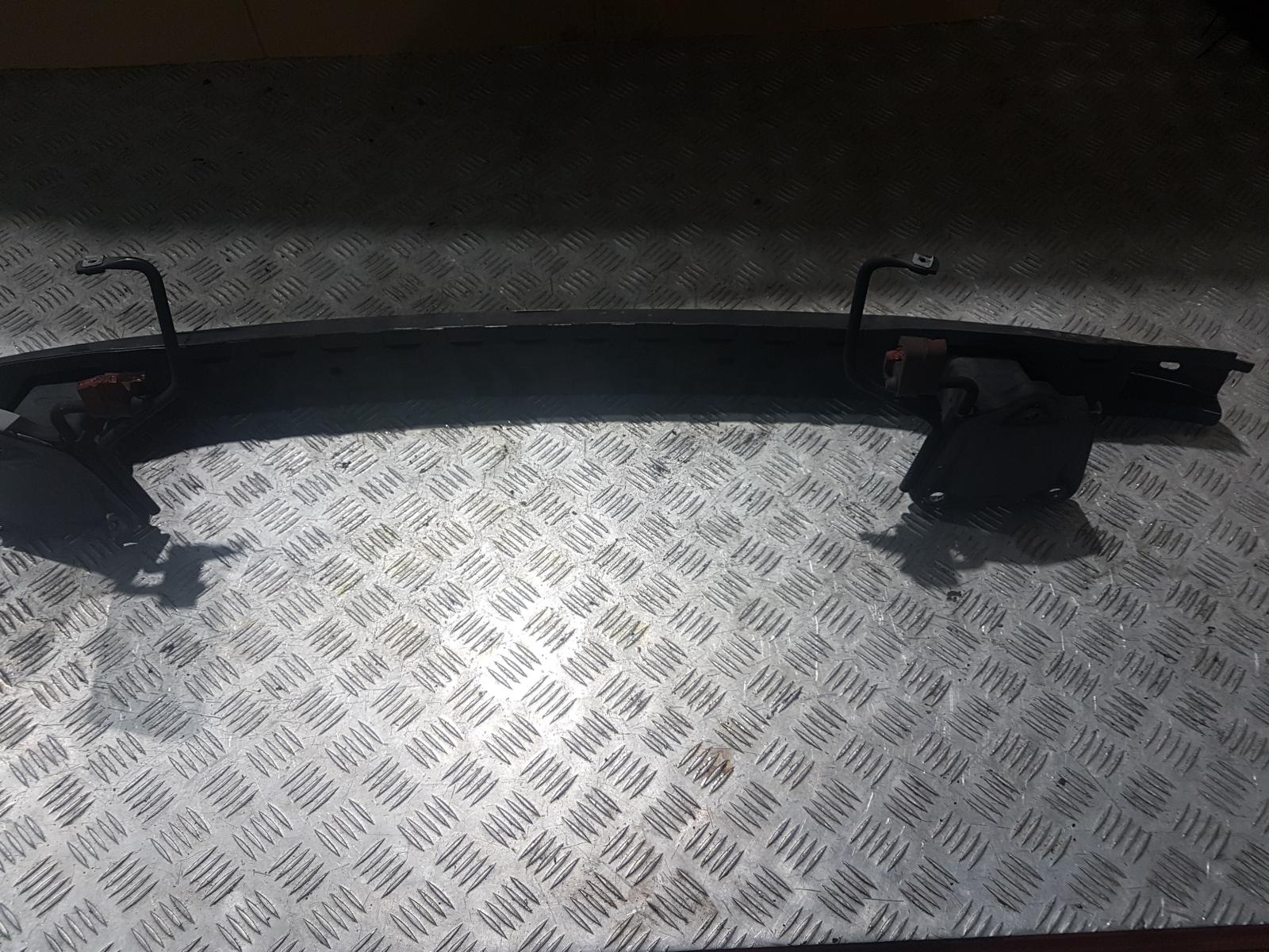 View Auto part R/Bar Bracket/Reinfo Bmw 3 Series 2009