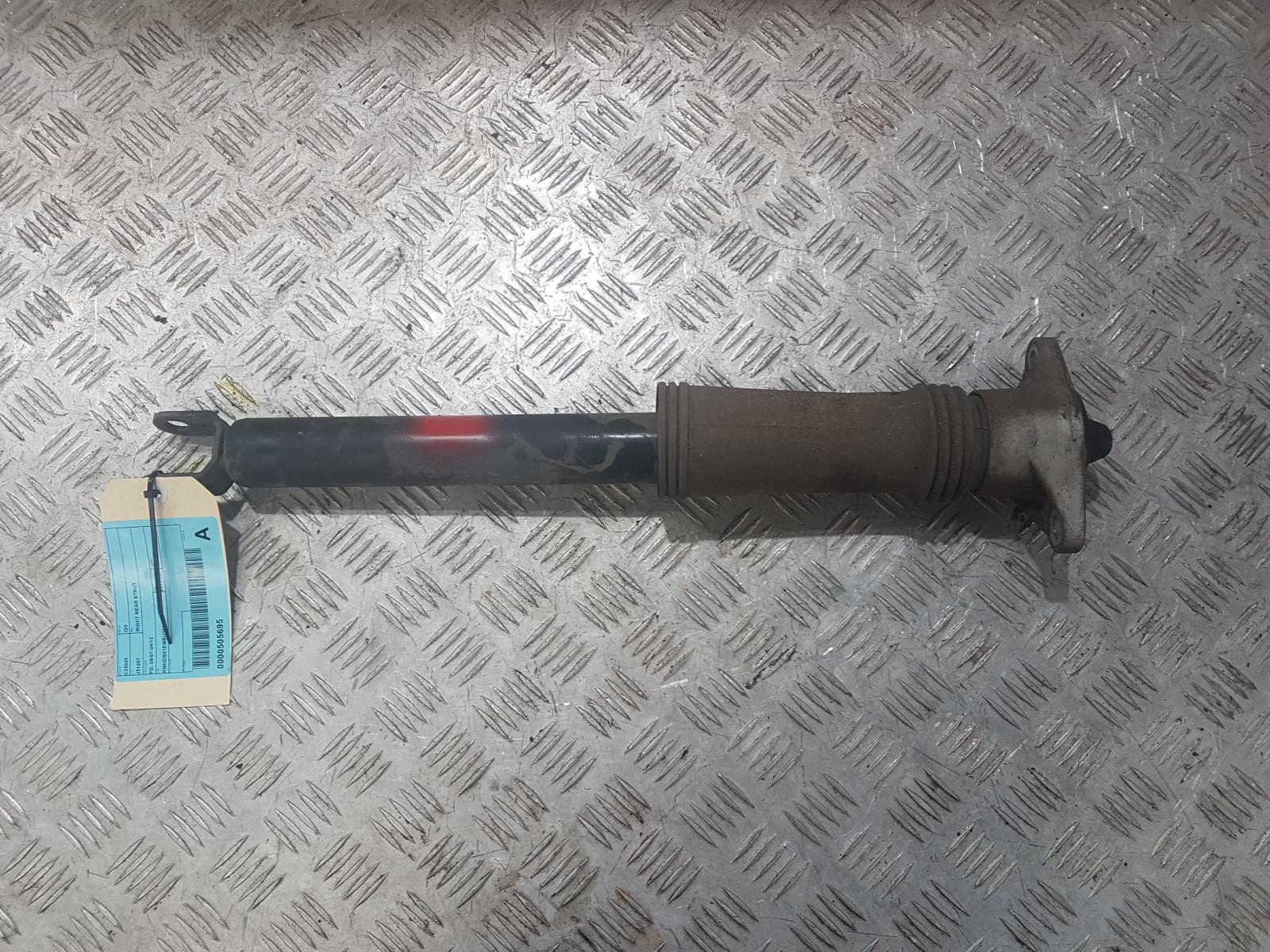 View Auto part Right Rear Strut Hyundai I30 2011