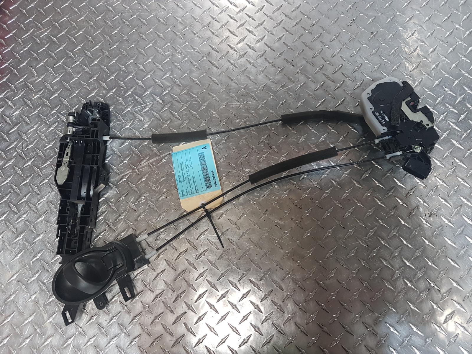 View Auto part Door/Boot/Gate Lock Nissan Almera 2013