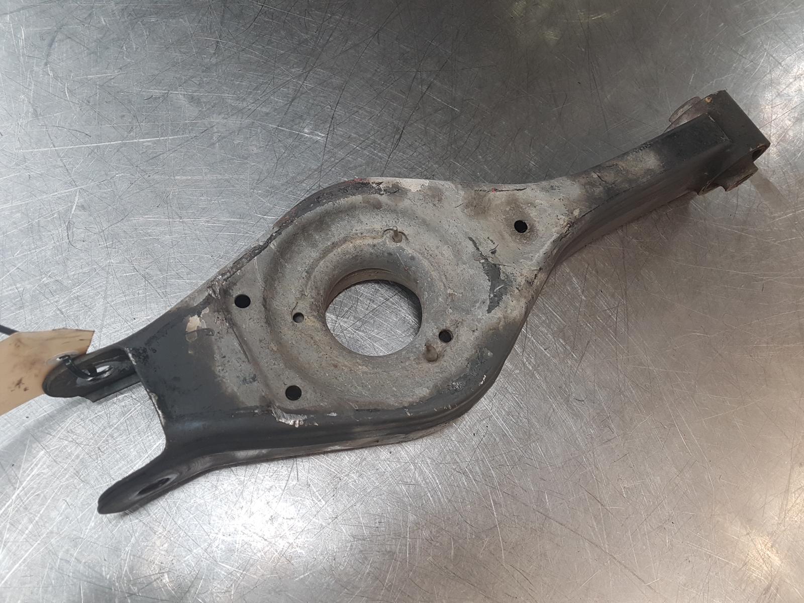 View Auto part Right Rear Trailing Arm Hyundai I30 2010