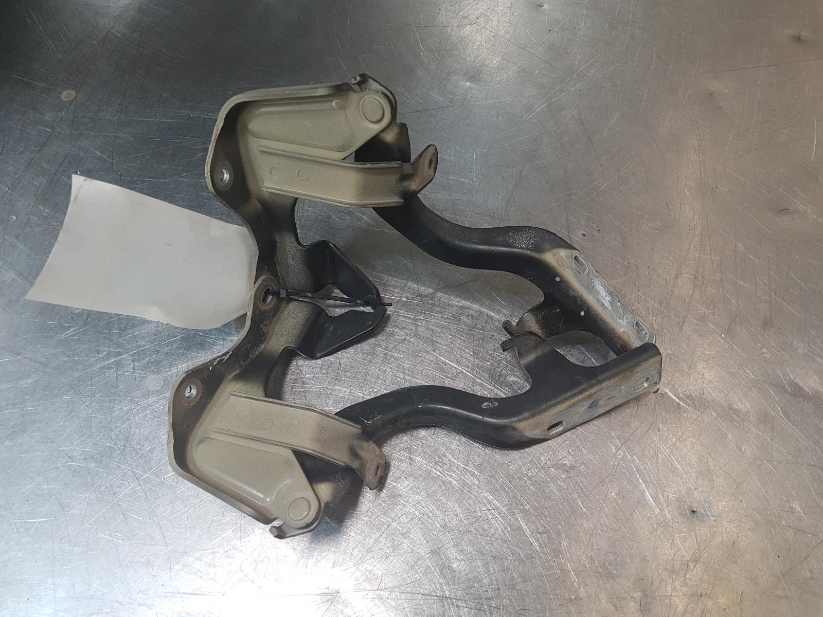 View Auto part Bonnet Hinge/Strut Holden Captiva 2012