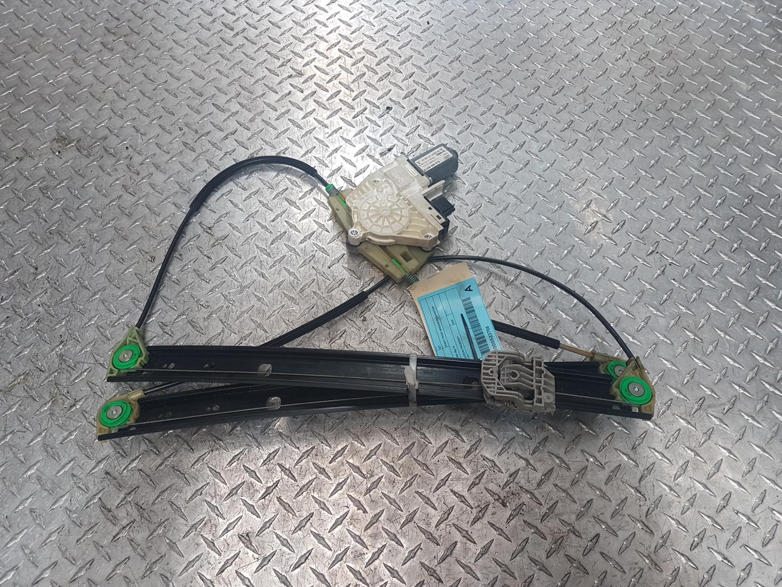 View Auto part Right Front Window Reg/Motor Audi Q7 2008