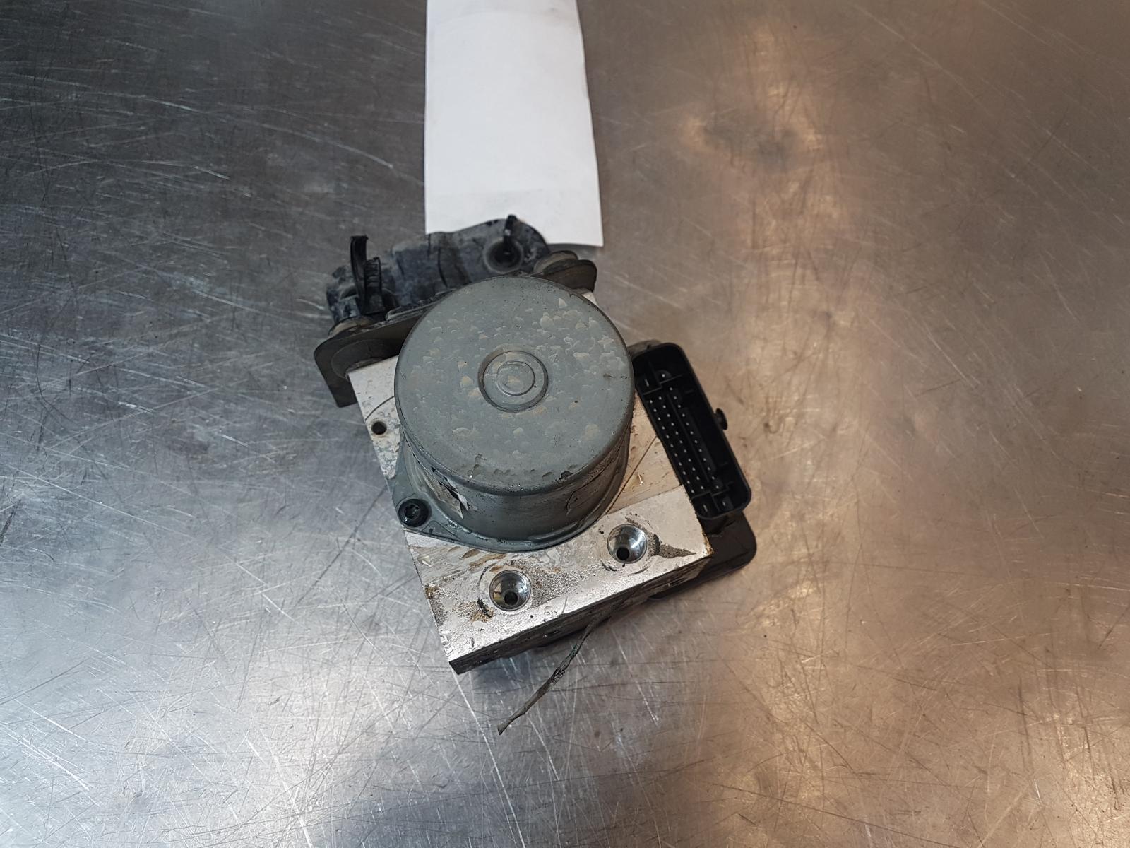 View Auto part Abs Pump/Modulator Hyundai I30 2013