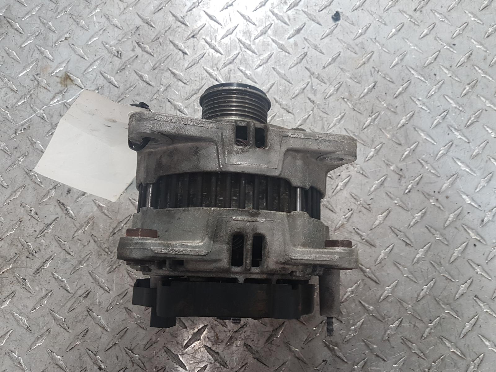 View Auto part Alternator Volkswagen Passat 2010