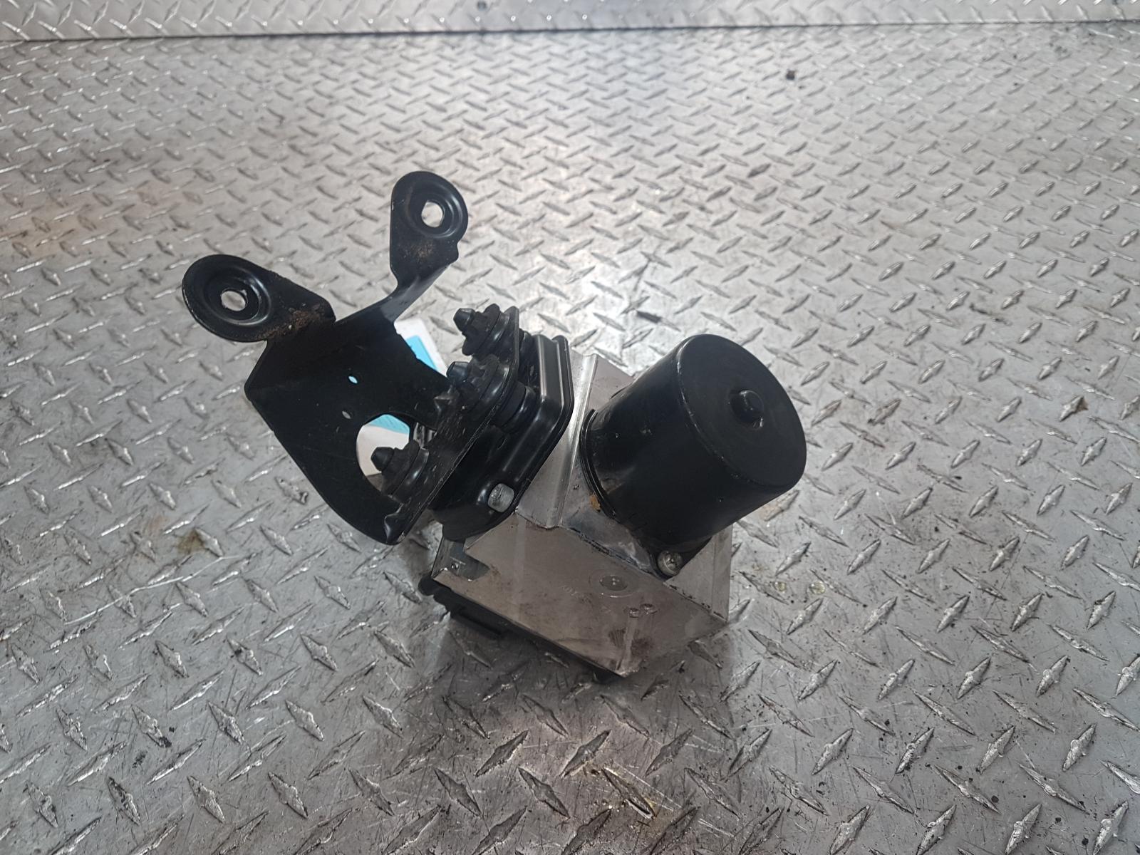 View Auto part Abs Pump/Modulator Volkswagen Passat 2010