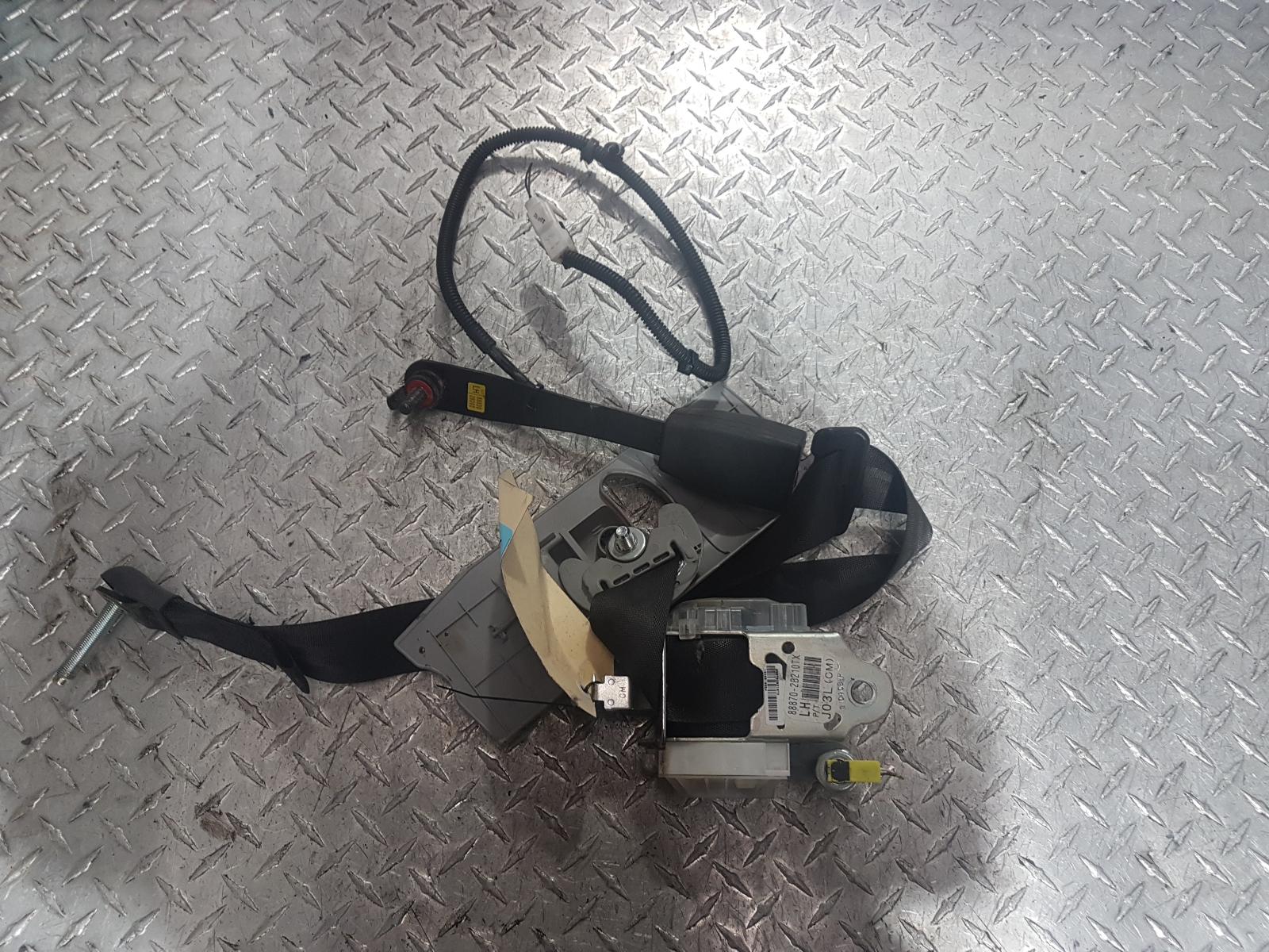 View Auto part Seatbelt/Stalk Hyundai Santa Fe 2011