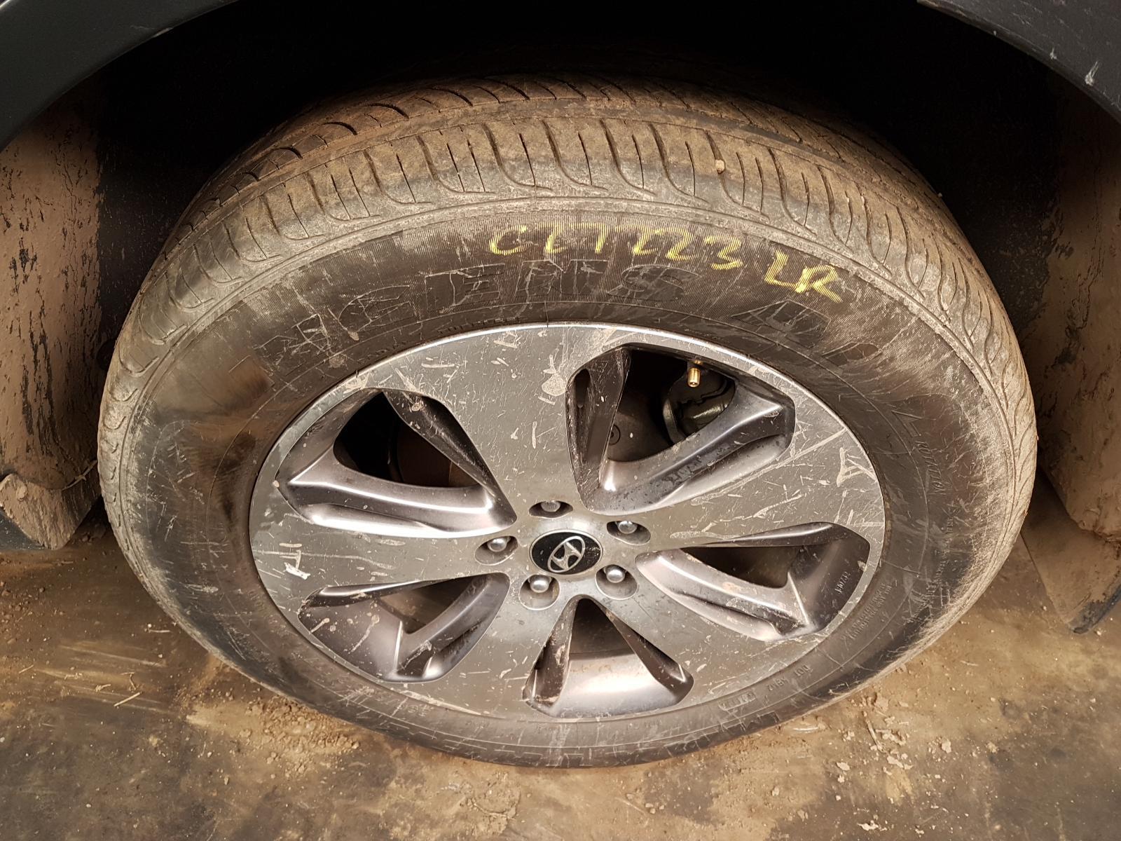 View Auto part Wheel Mag Hyundai Santa Fe 2011