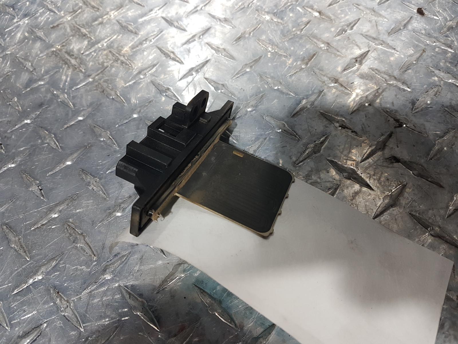 View Auto part Fan Speed Resistor Nissan Navara 2013