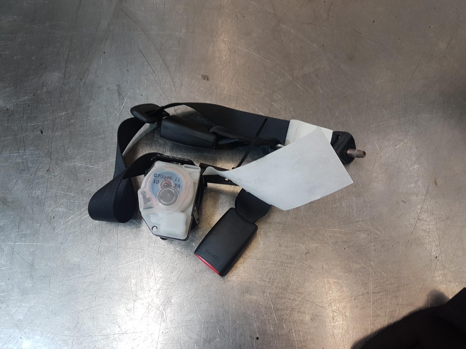 View Auto part Seatbelt/Stalk Mazda 3 2011