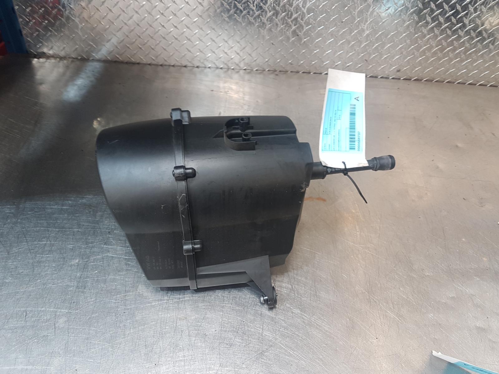 View Auto part Air Cleaner/Box Volkswagen Polo 2013