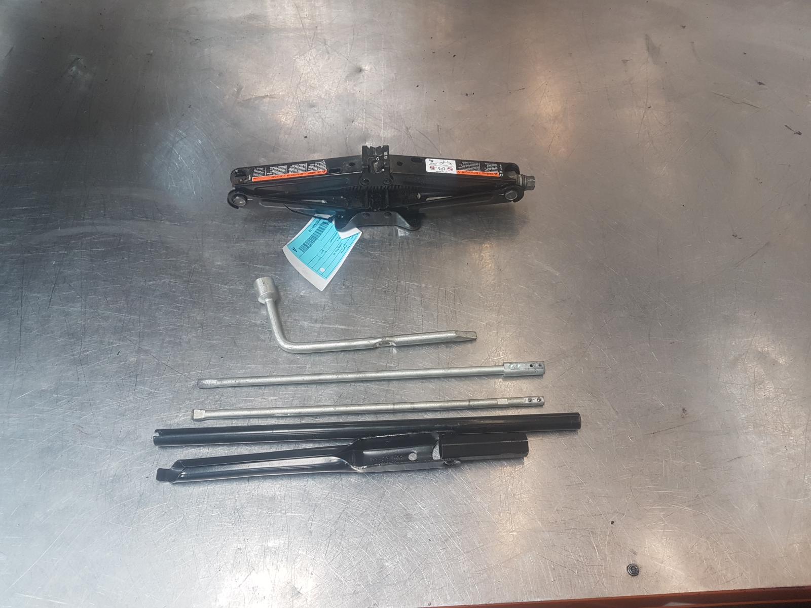 View Auto part Jack/Tool Kit Holden Captiva 2012