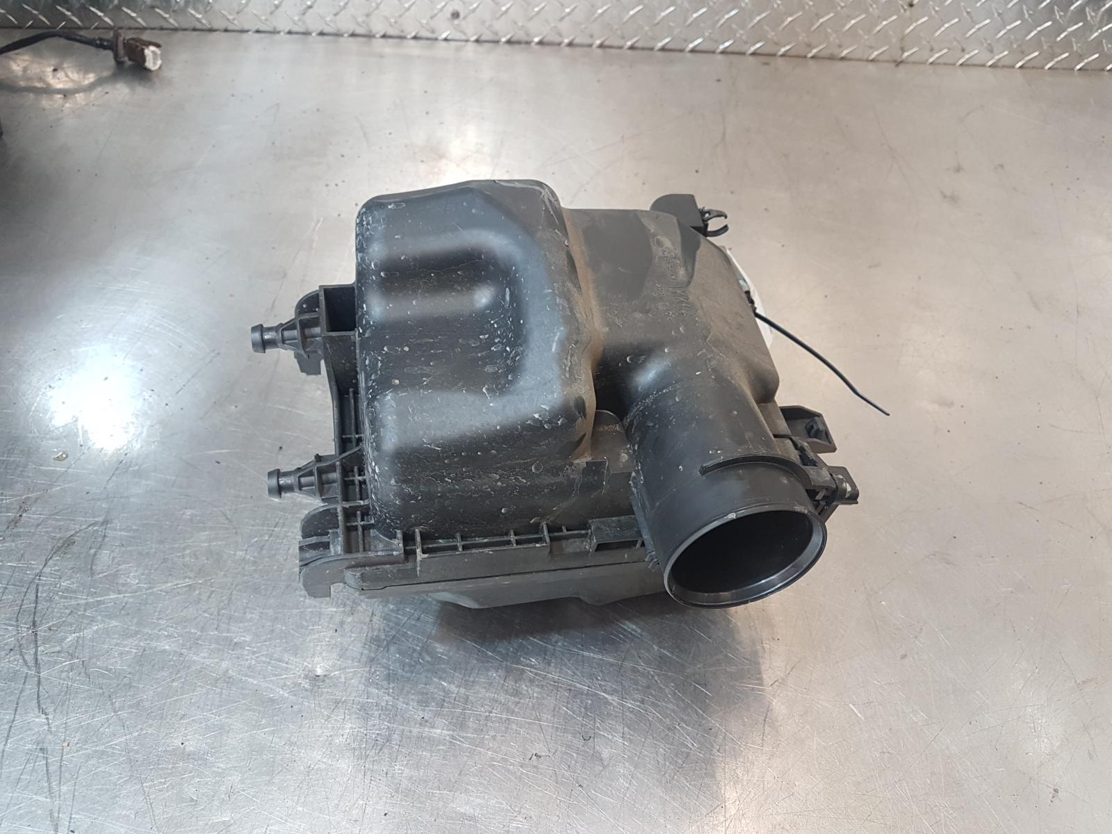 View Auto part Air Cleaner/Box Nissan Juke 2015