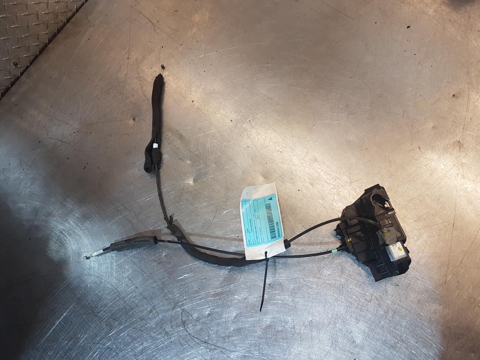 View Auto part Door/Boot/Gate Lock Nissan Juke 2015