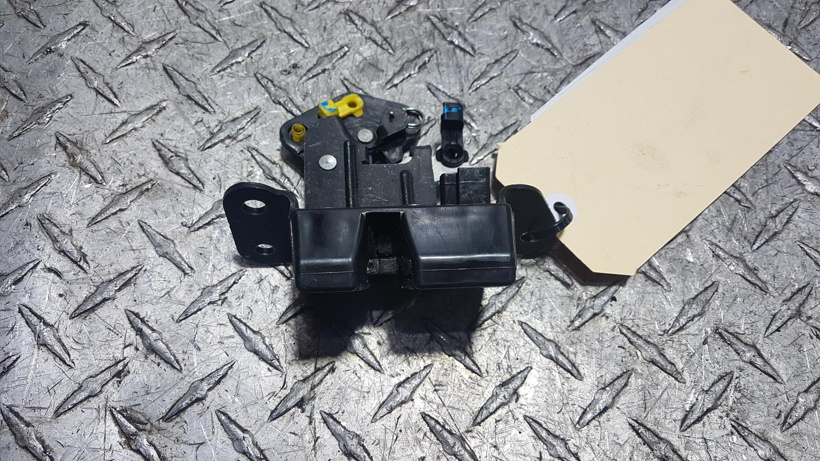 View Auto part Door/Boot/Gate Lock Holden Captiva 2012