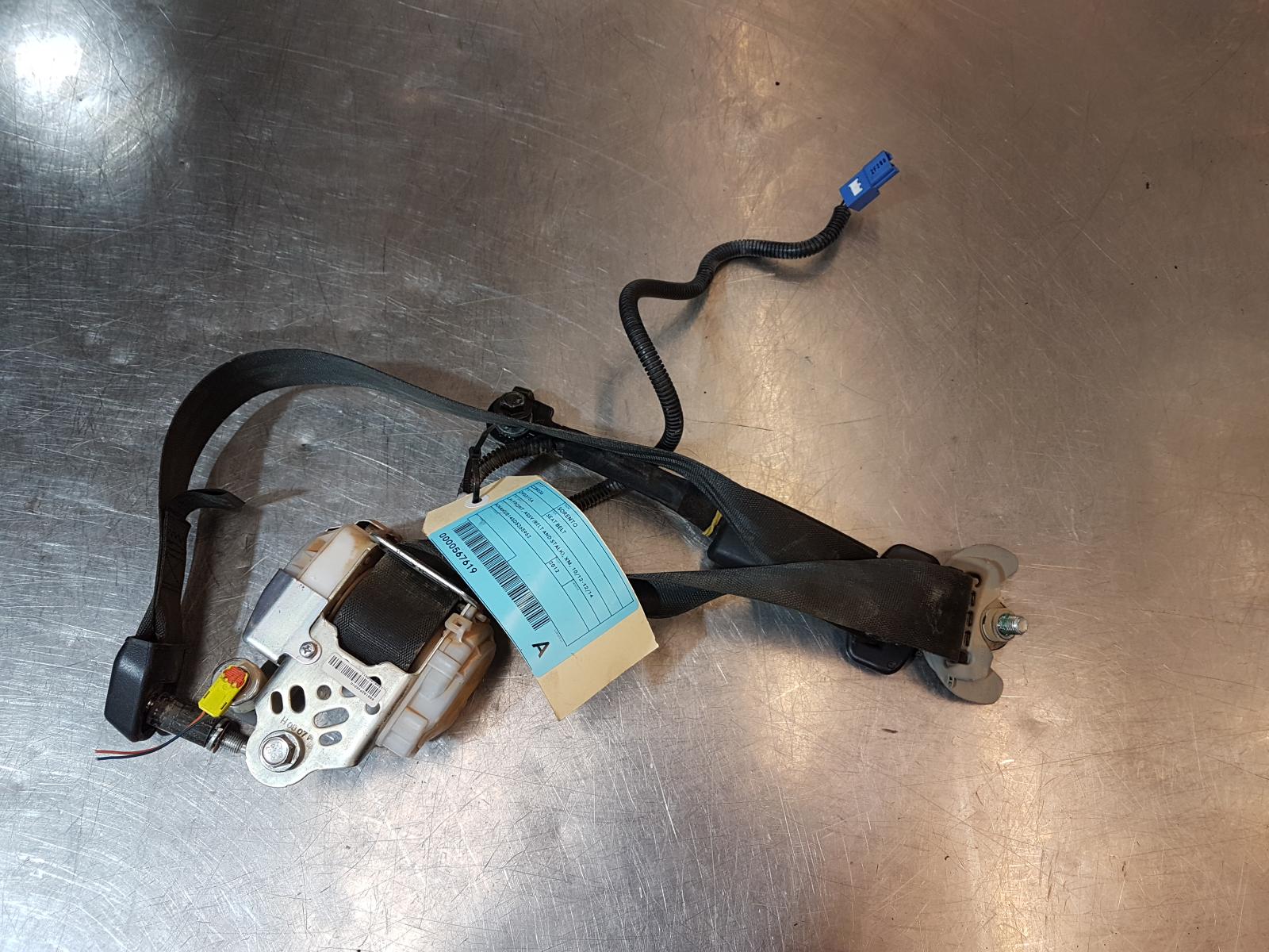 View Auto part Seatbelt/Stalk Kia Sorento 2012
