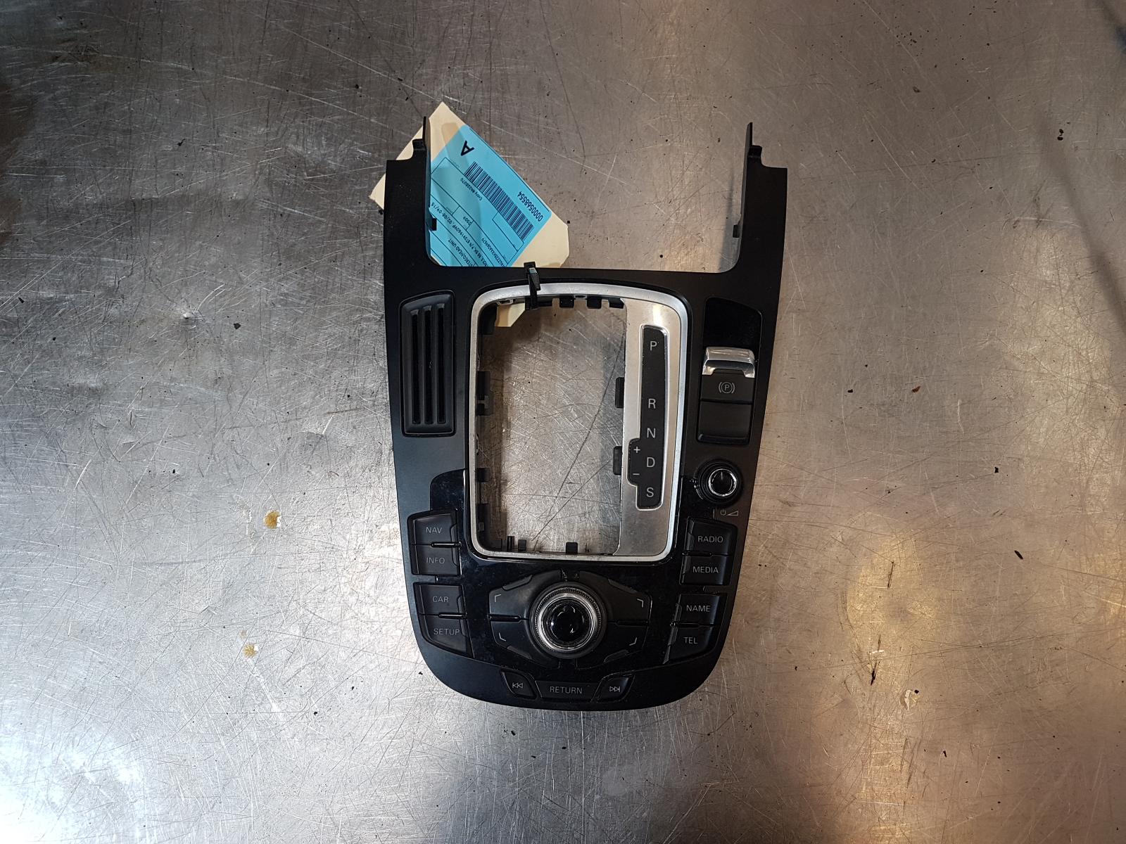 View Auto part Radio/Cd/Dvd/Sat/Tv Audi A4 2009