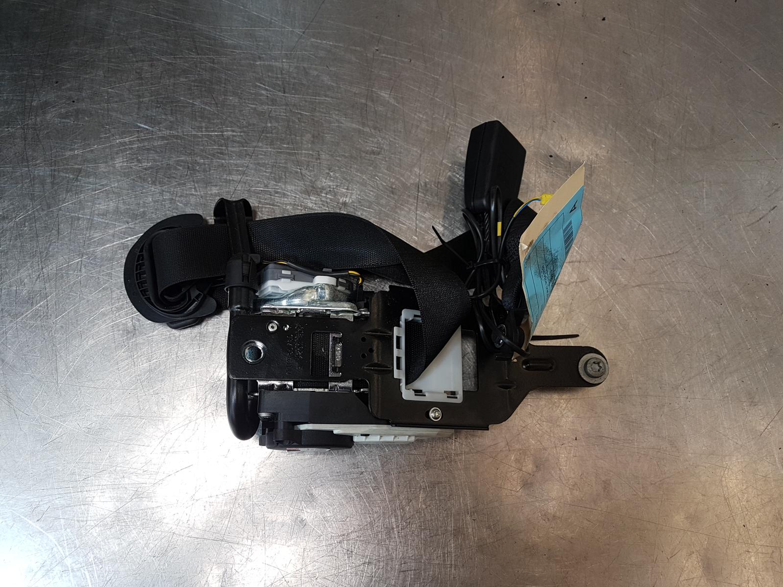 View Auto part Seatbelt/Stalk Mercedes C Class 2013