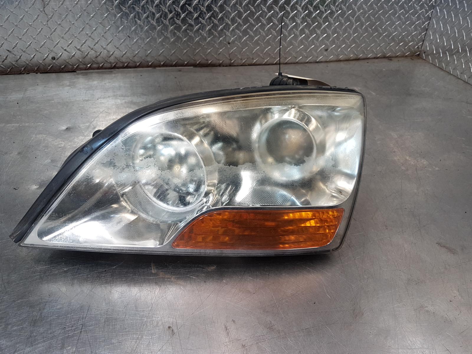 View Auto part Left Headlamp Kia Sorento 2007