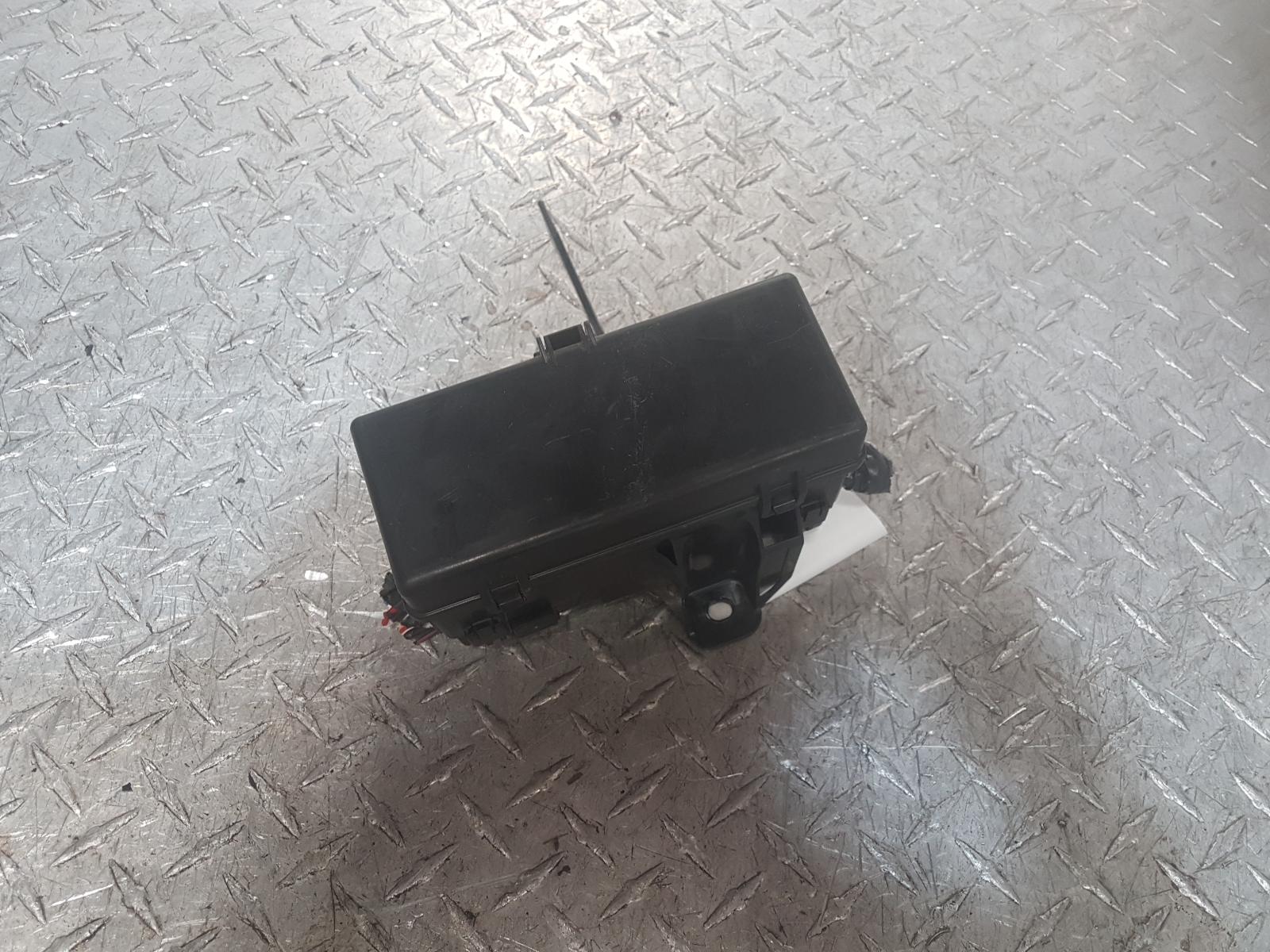 View Auto part Fuse Box Toyota Hiace 2008