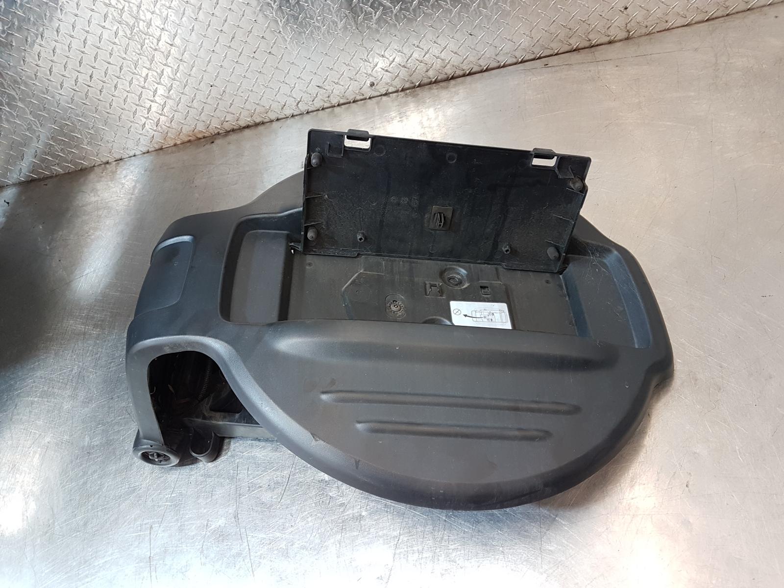 View Auto part Spare Wheel Carrier Jeep Cherokee 2006