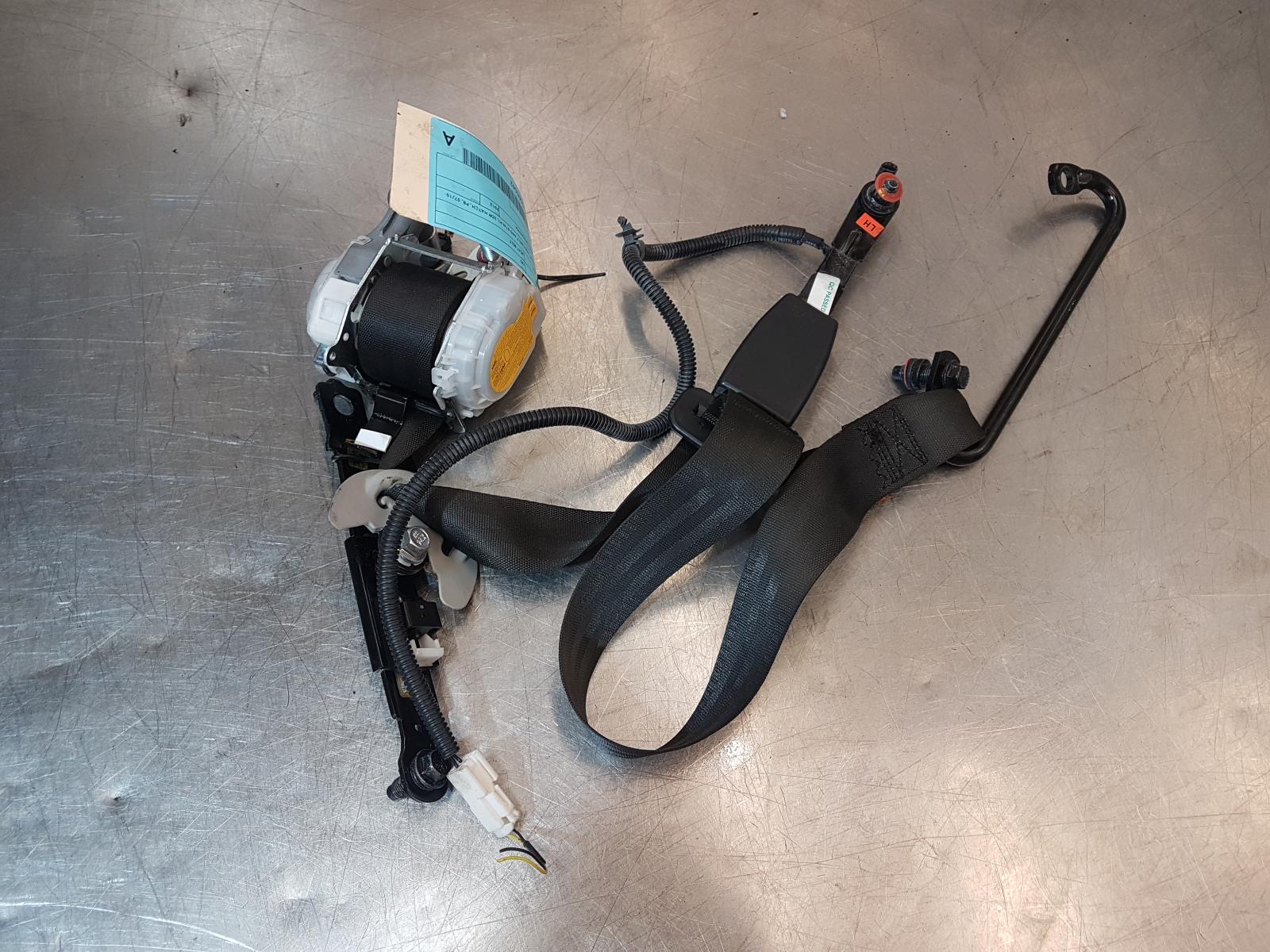 View Auto part Seatbelt/Stalk Hyundai I20 2013