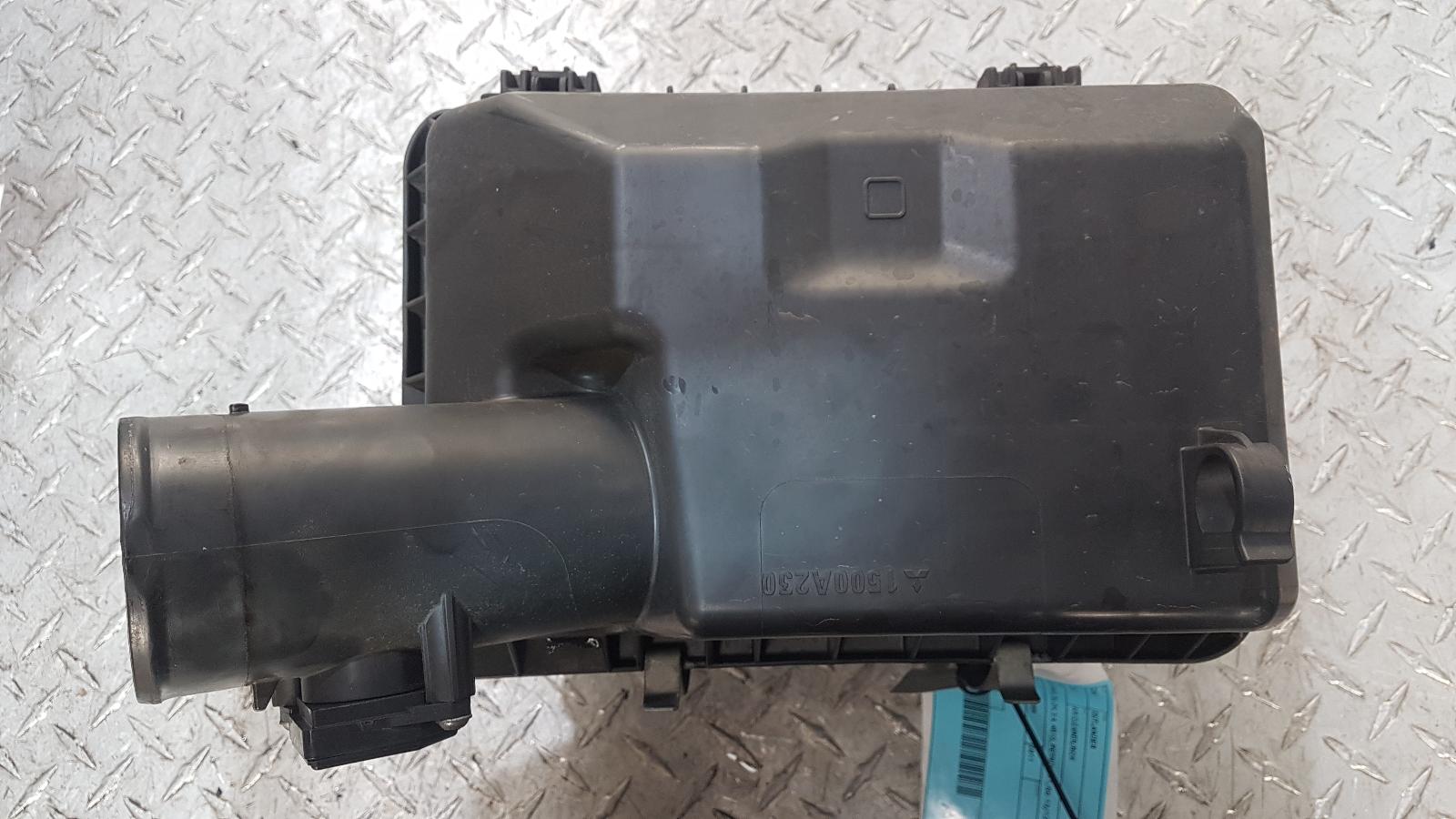 View Auto part Air Cleaner/Box Mitsubishi Outlander 2011