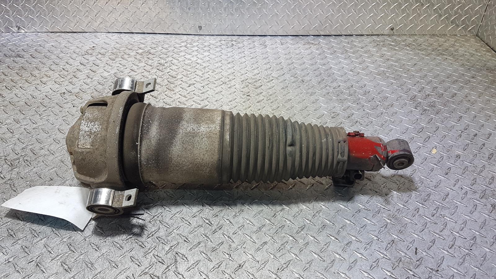 View Auto part Right Rear Strut Audi Q7 2007
