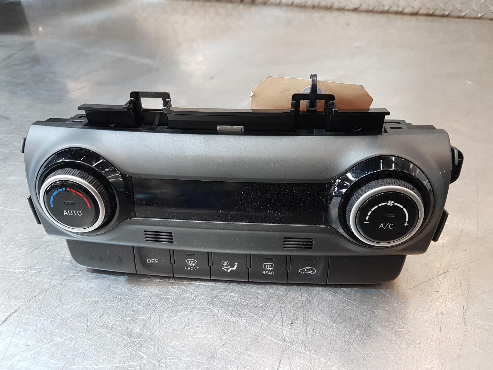 View Auto part Heater/Ac Controls Hyundai Kona 2018