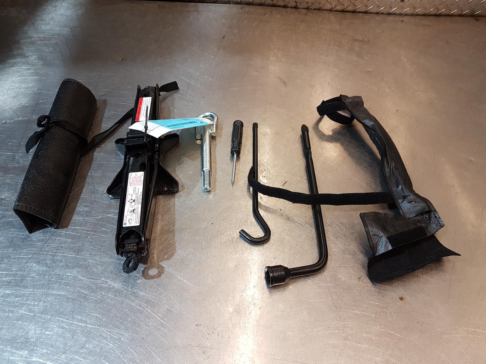 View Auto part Jack/Tool Kit Holden Captiva 2010