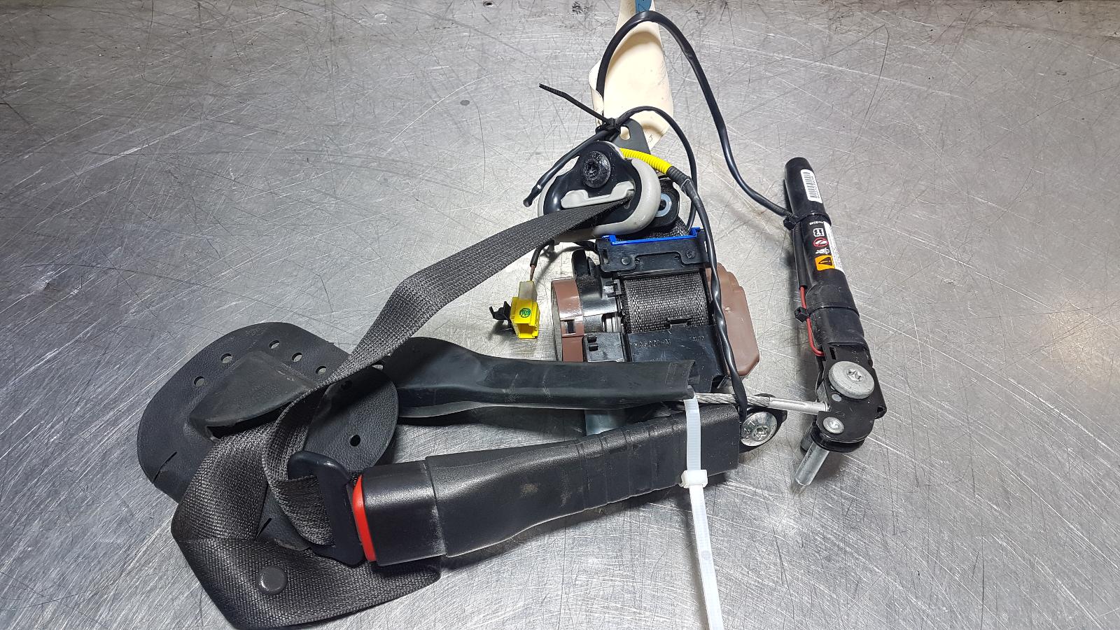 View Auto part Seatbelt/Stalk Holden Captiva 2012