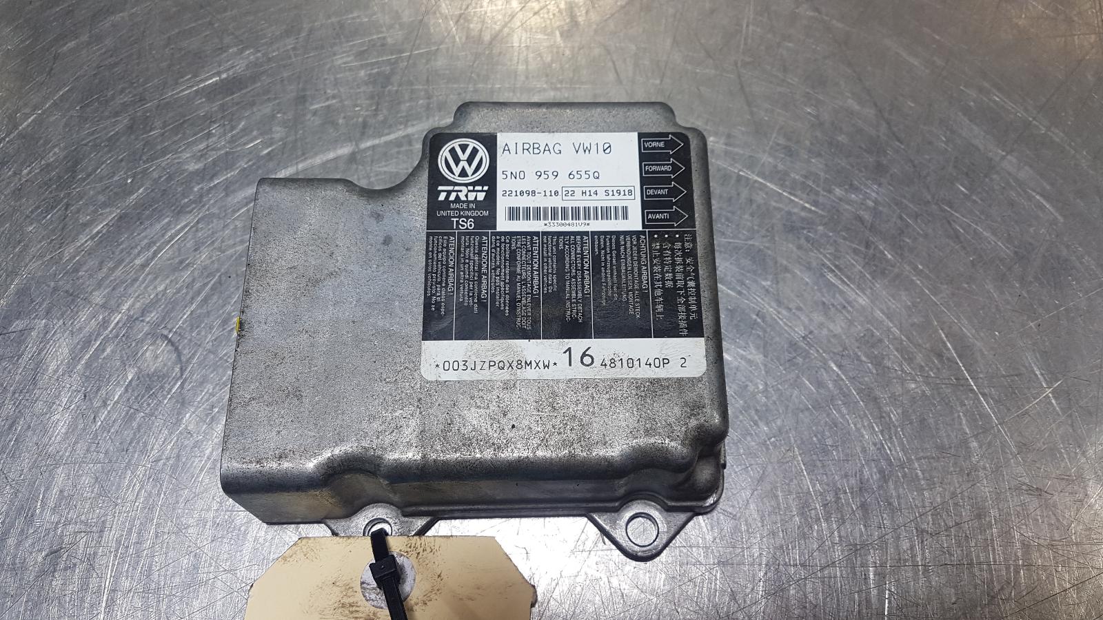 View Auto part Airbag Module/Sensor Volkswagen Passat 2011