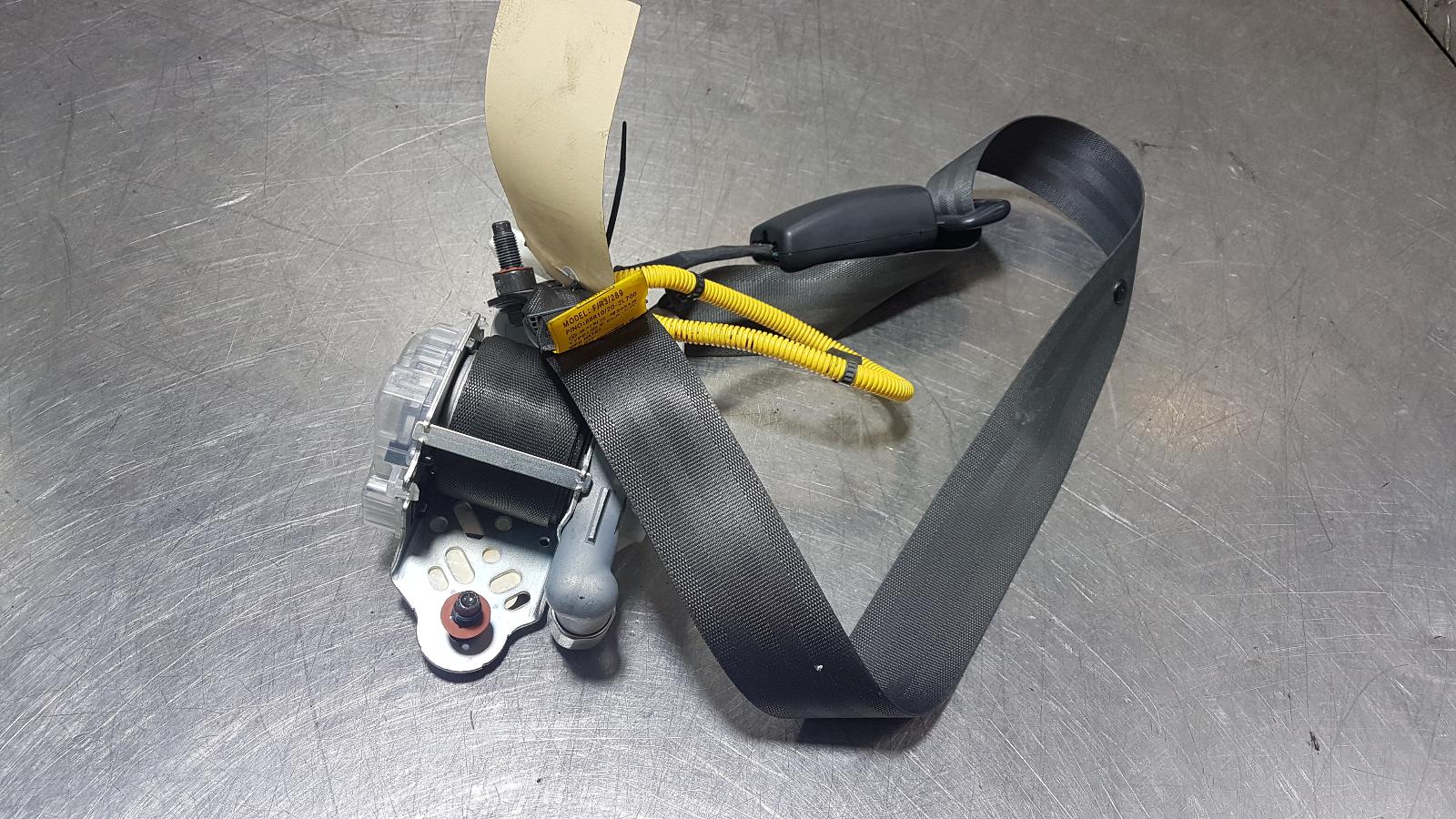 View Auto part Seatbelt/Stalk Hyundai I30 2011