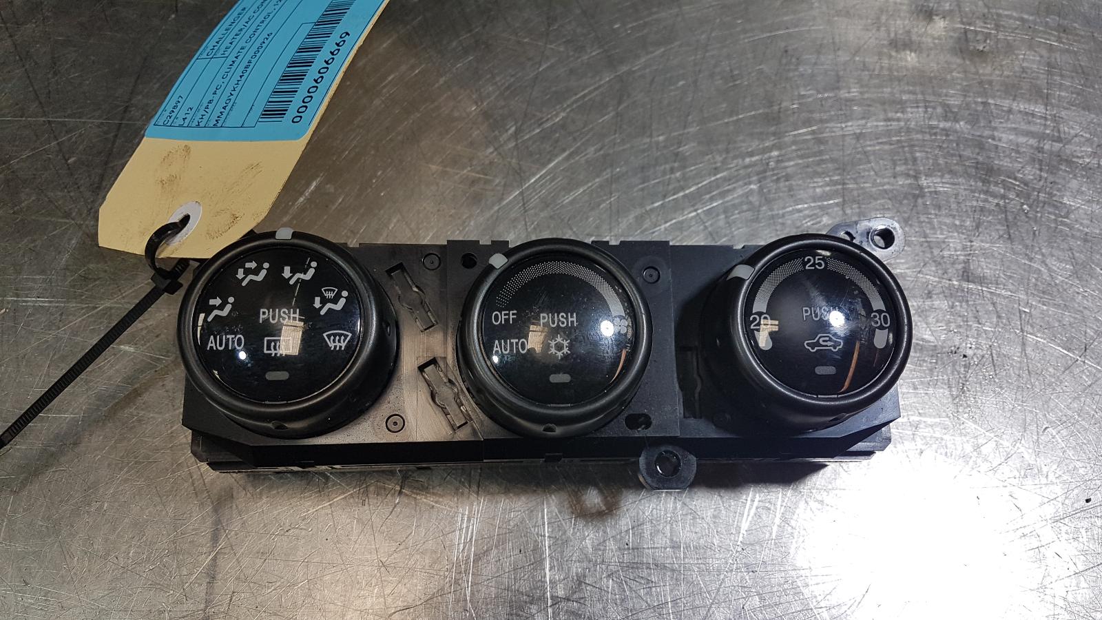 View Auto part Heater/Ac Controls Mitsubishi Challenger 2011