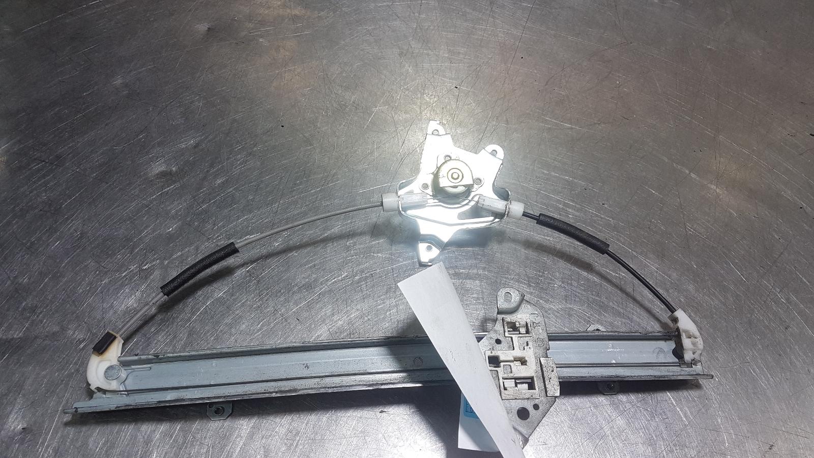 View Auto part Right Front Window Reg/Motor Nissan Tiida 2006