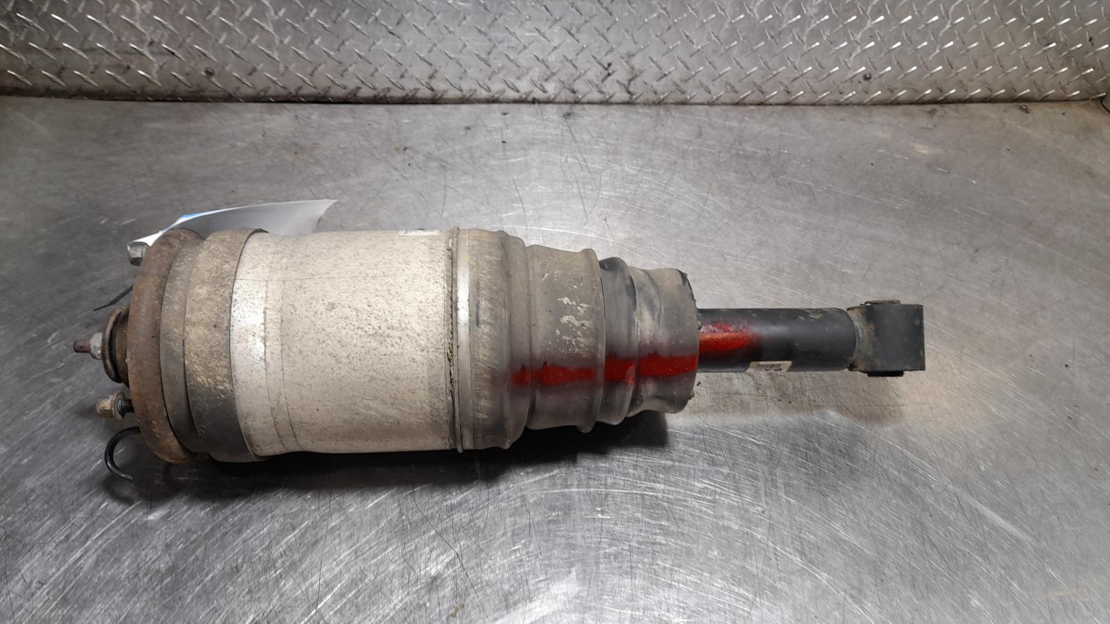 View Auto part Right Rear Strut Land Rover Discovery 2011