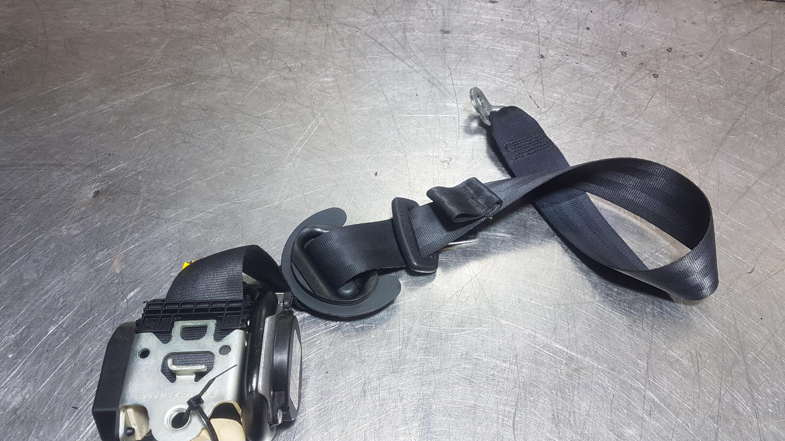 View Auto part Seatbelt/Stalk Volkswagen Golf 2009