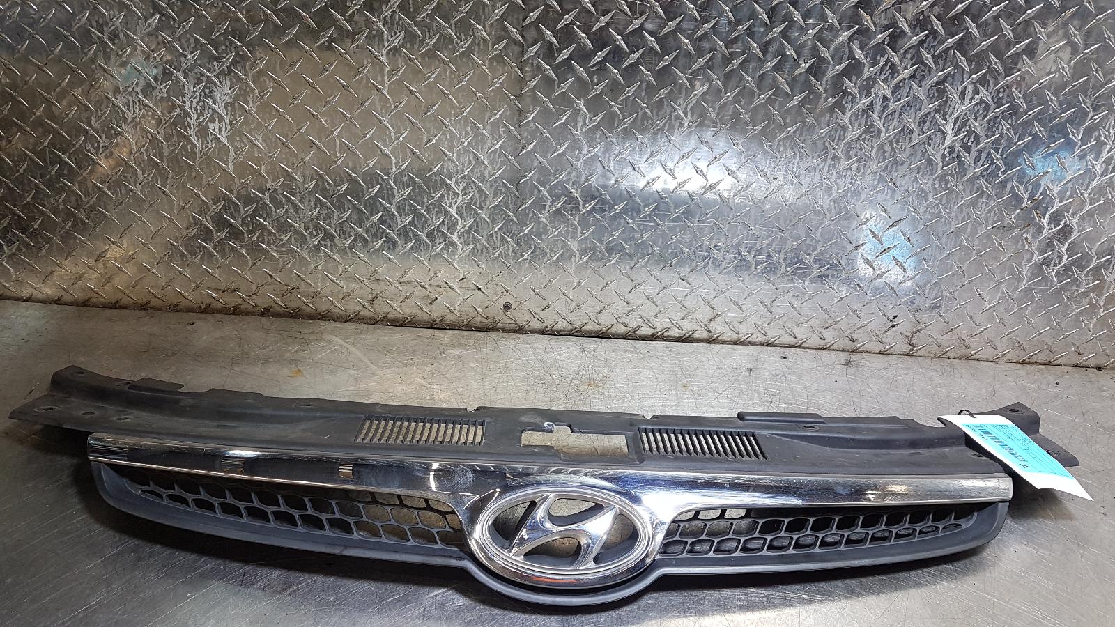 View Auto part Grille Hyundai I30 2010