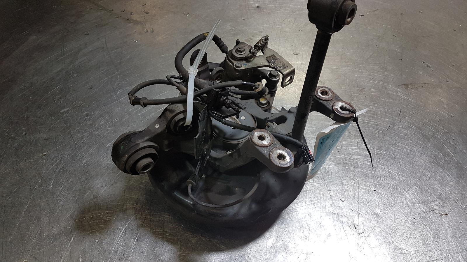 View Auto part Left Rear Hub Assembly Hyundai I30 2015