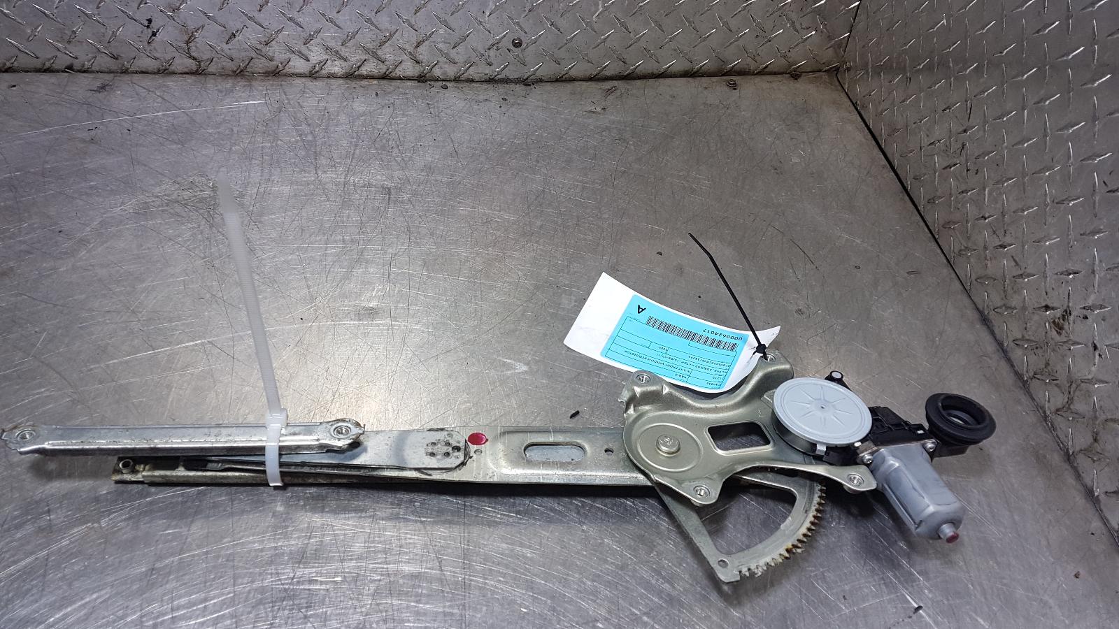 View Auto part Right Front Window Reg/Motor Toyota Yaris 2009