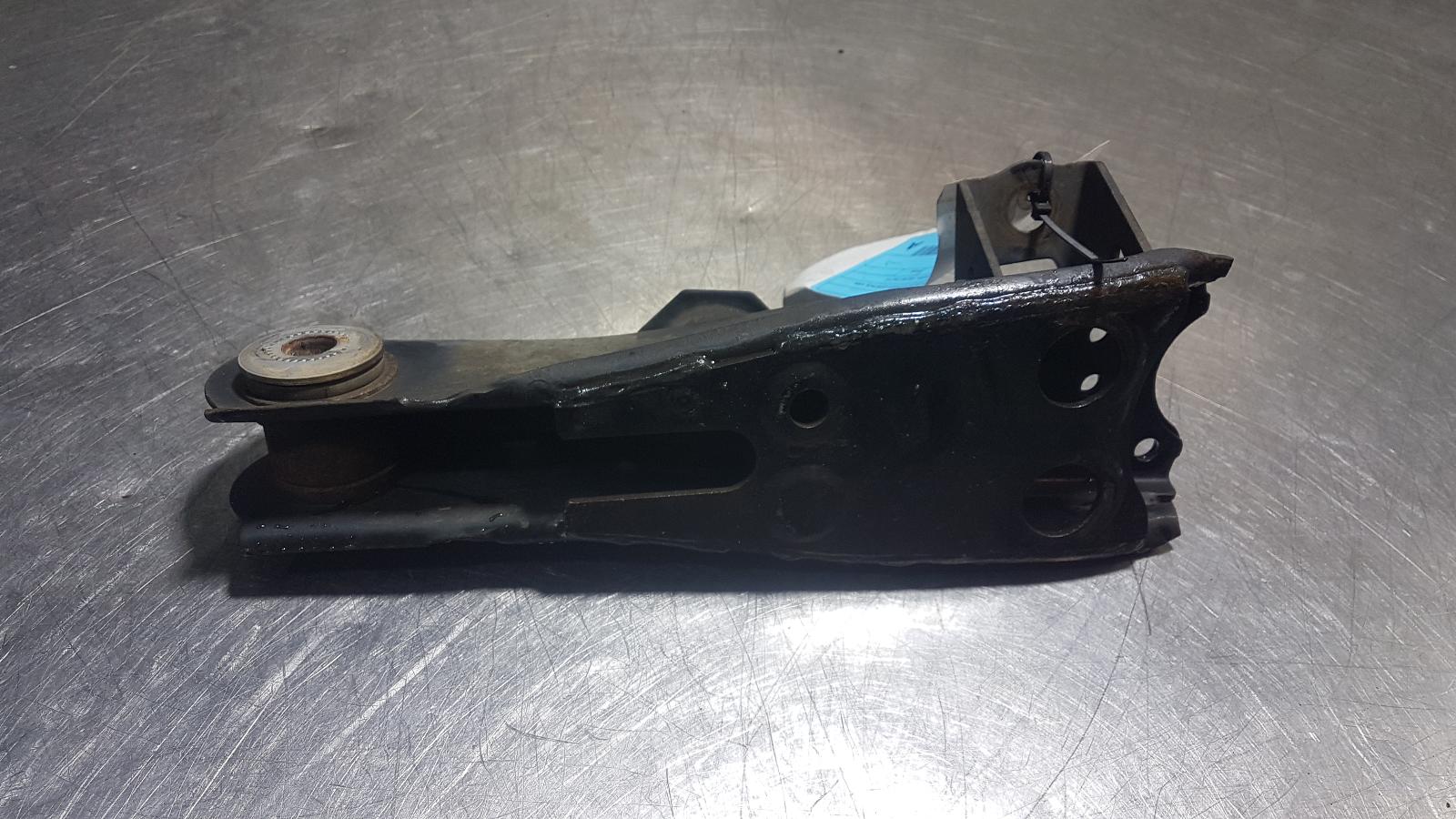 View Auto part Left Front Lower Control Arm Toyota Hiace 2008