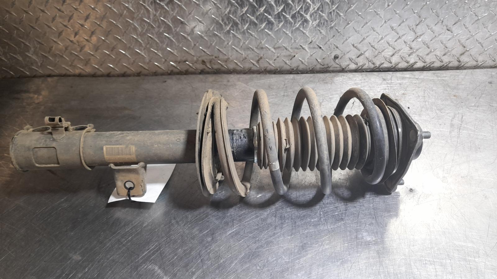 View Auto part Left Front Strut Hyundai Ix35 2014