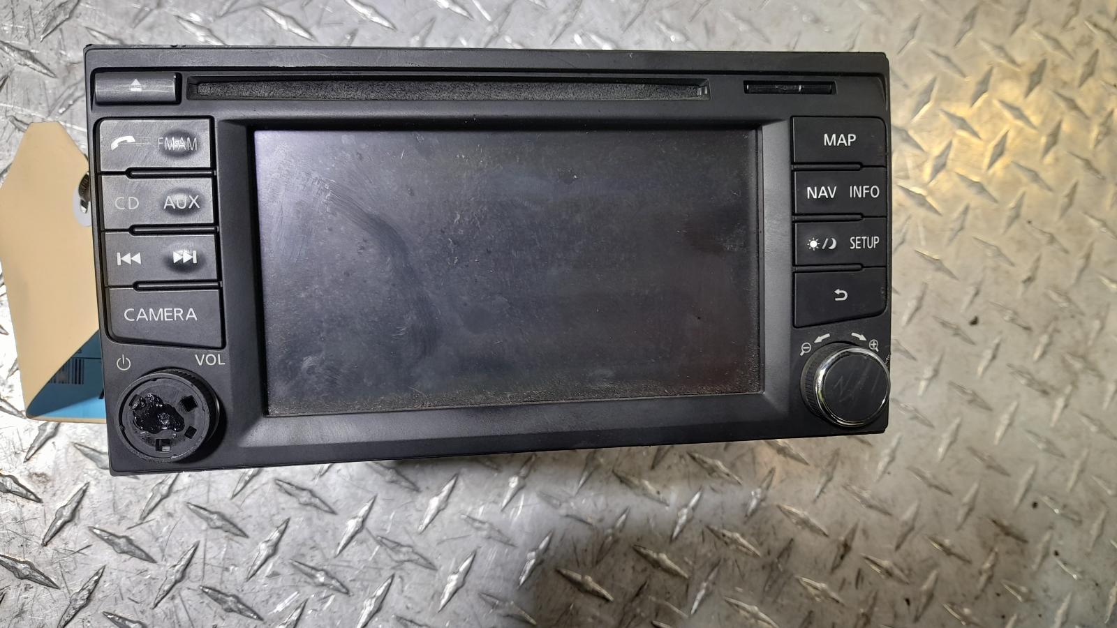 View Auto part Radio/Cd/Dvd/Sat/Tv Nissan Pulsar 2013