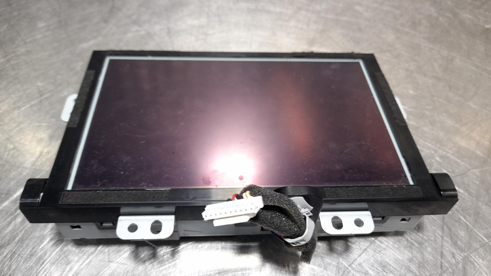 View Auto part Radio/Cd/Dvd/Sat/Tv Holden Commodore 2014