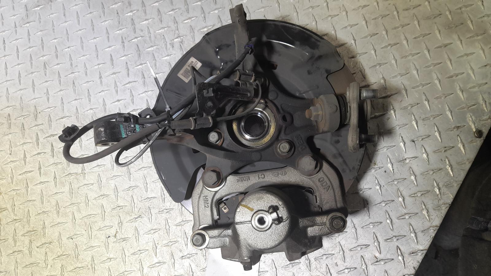 View Auto part Right Front Hub Assembly Hyundai I30 2020