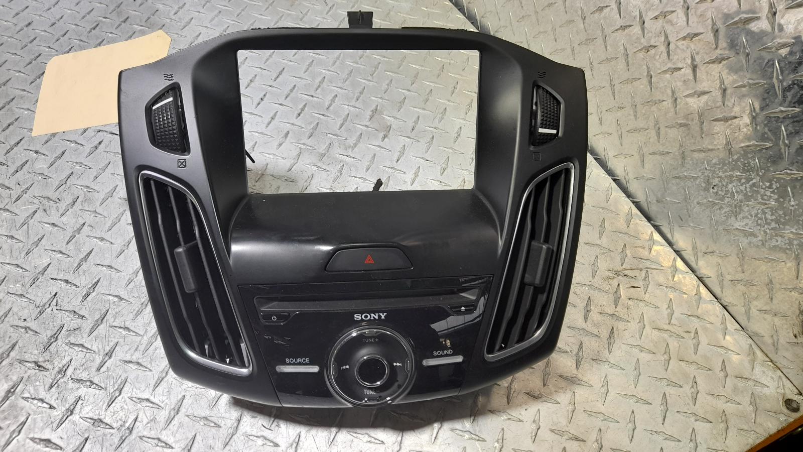 View Auto part Radio/Cd/Dvd/Sat/Tv Ford Focus 2016