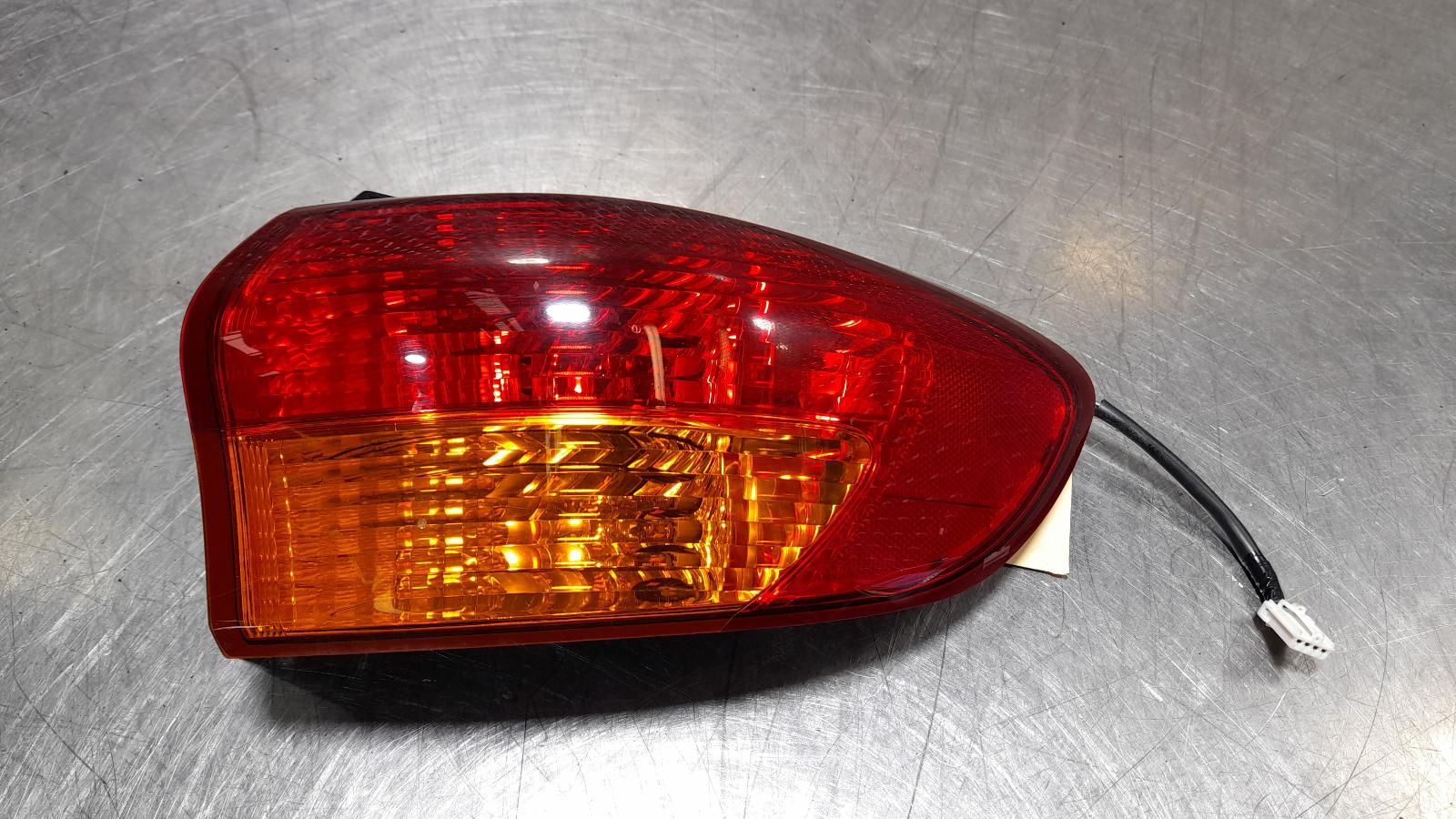 View Auto part Right Taillight Subaru Tribeca 2007